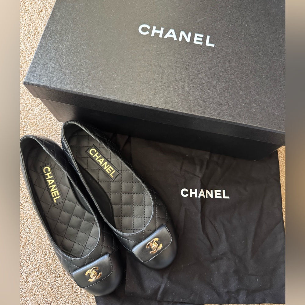 Chanel Black Leather Flats with Gold Logo 37.5
